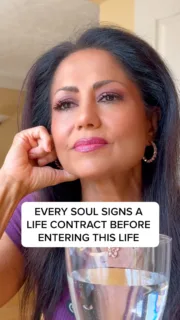 Do you know the ultimate path to ascension? Accepting everything in your life and choosing to heal from it 🤍
ㅤ
#soul #soulcontract #souljourney #smitajpshi #karmaanddiamonds